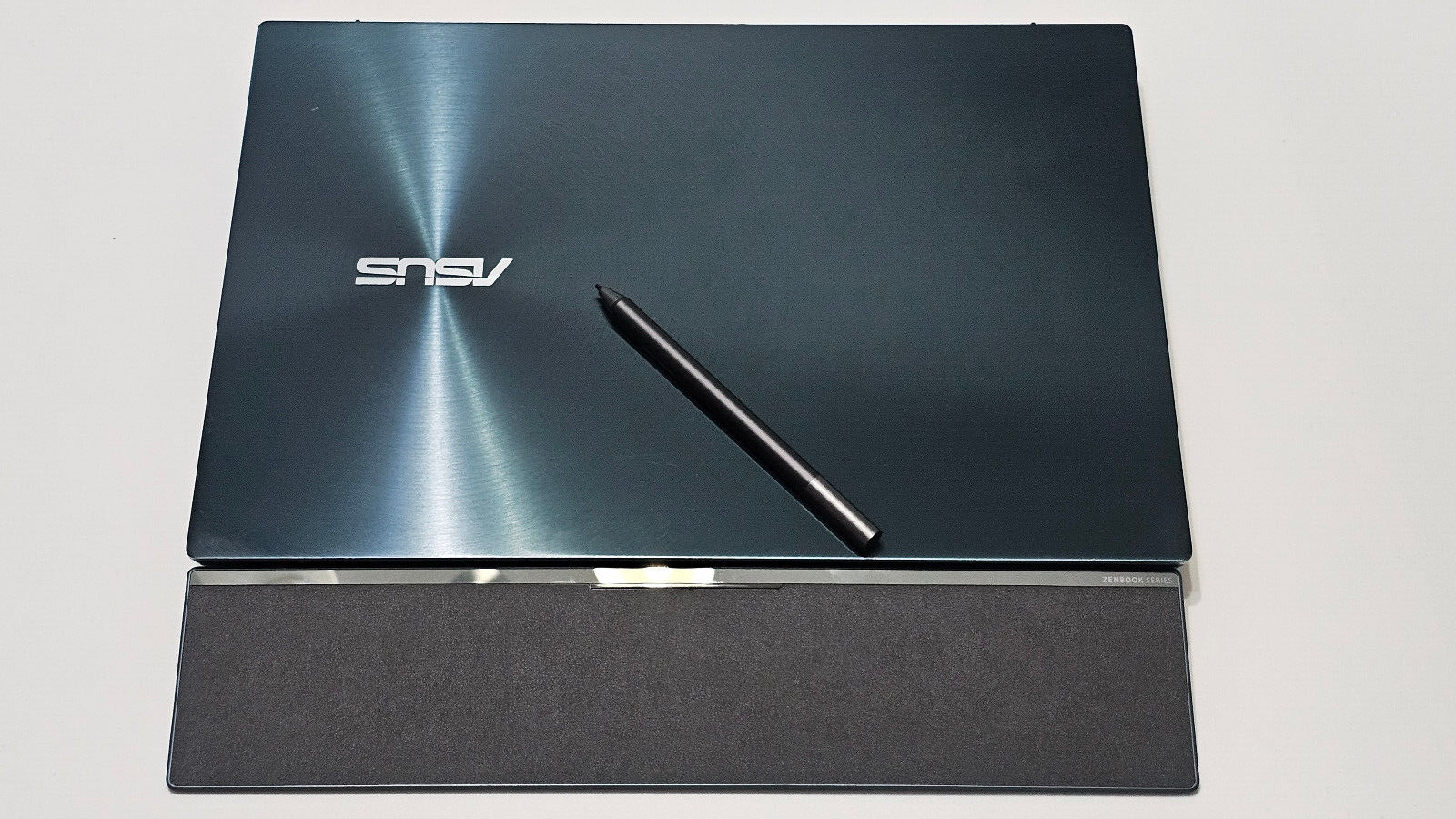 ASUS ZenBook Pro 15 UX581G i7 16Gb Ram 6G Graphics 512GB SSD