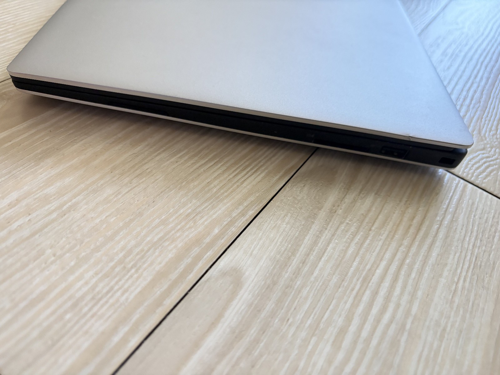 Dell Touchscreen Laptop – Intel i5 | 8GB RAM | 256GB SSD | Windows 10