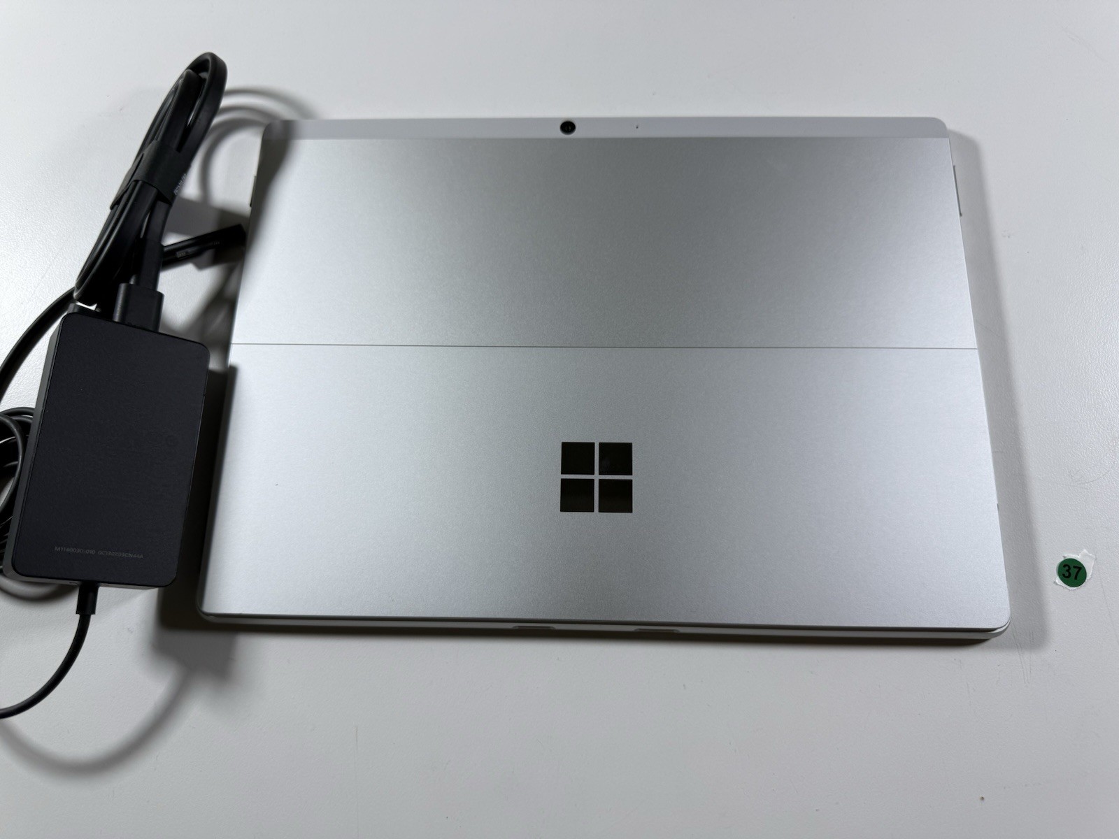 Microsoft Surface Pro 8 (1982) i5-1145G7 – 16GB RAM – 256GB 120Hz – Win 11 Pro