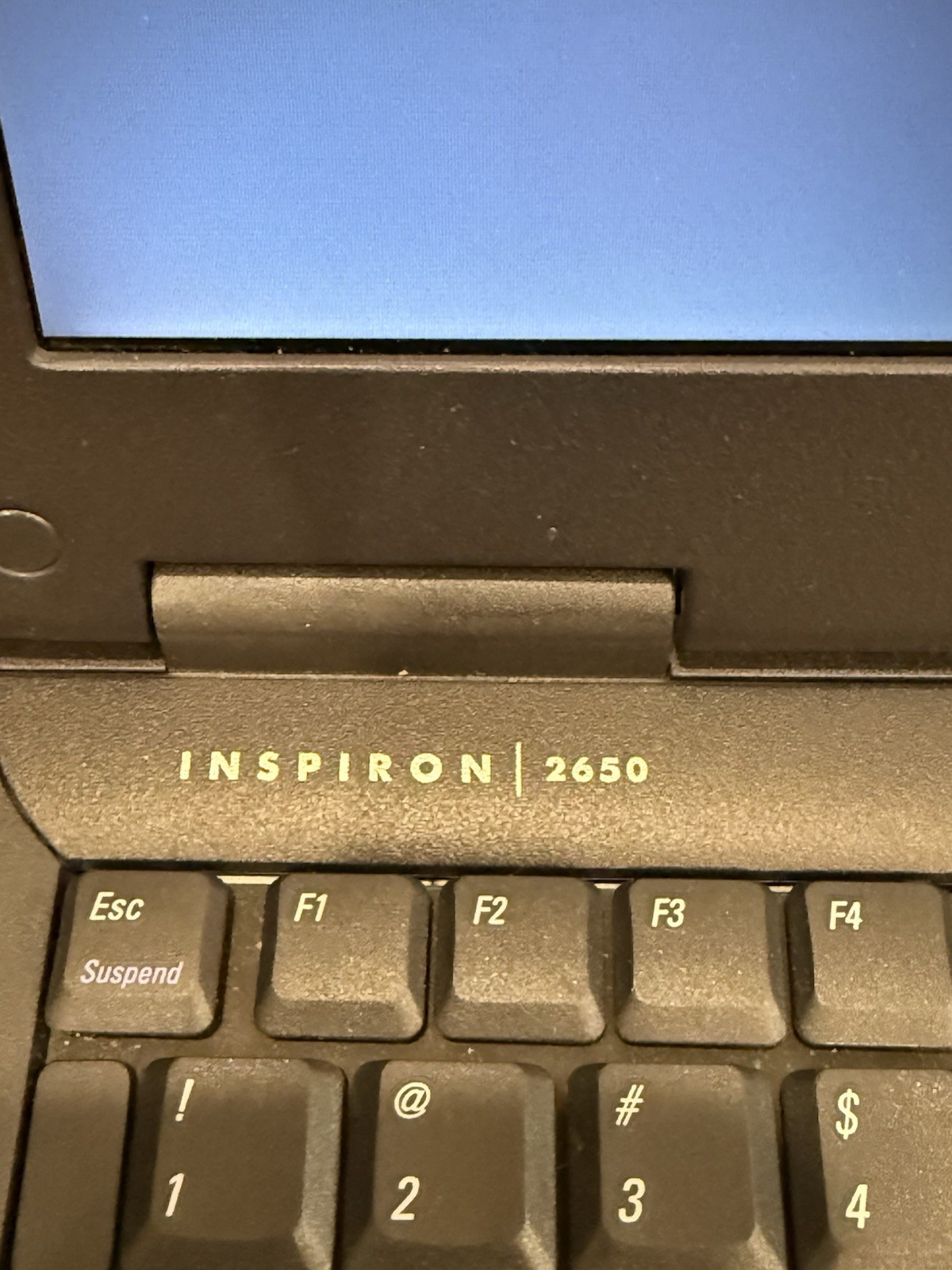 Dell Inspiron 2650 15in Pentium 4 1.80GHz 256MB Windows XP, Charger