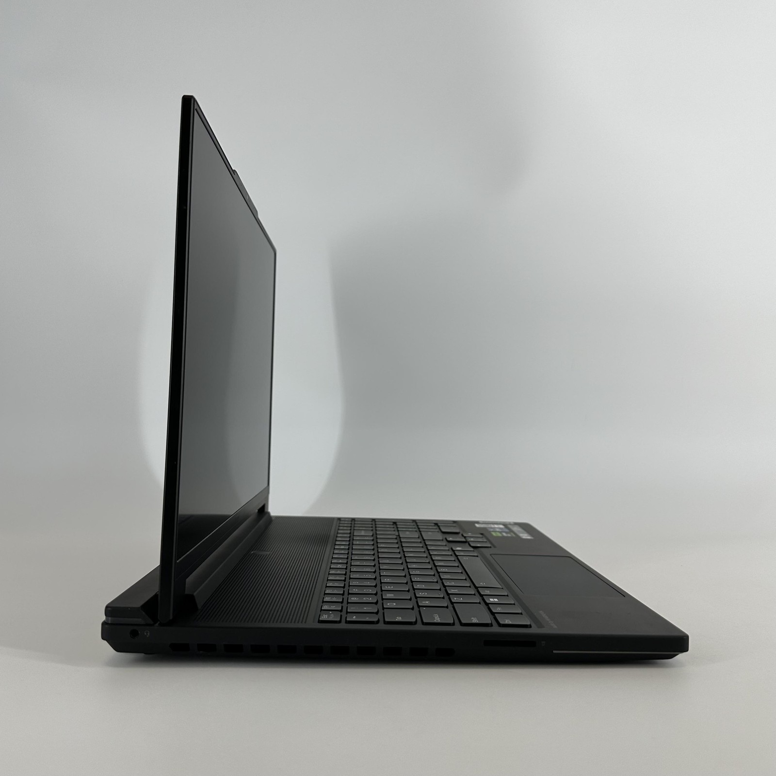 Lenovo Legion 9i Gen 9 16 165Hz QHD+ 2.2 GHz i9-14900HX 64GB 2TB SSD RTX 4080