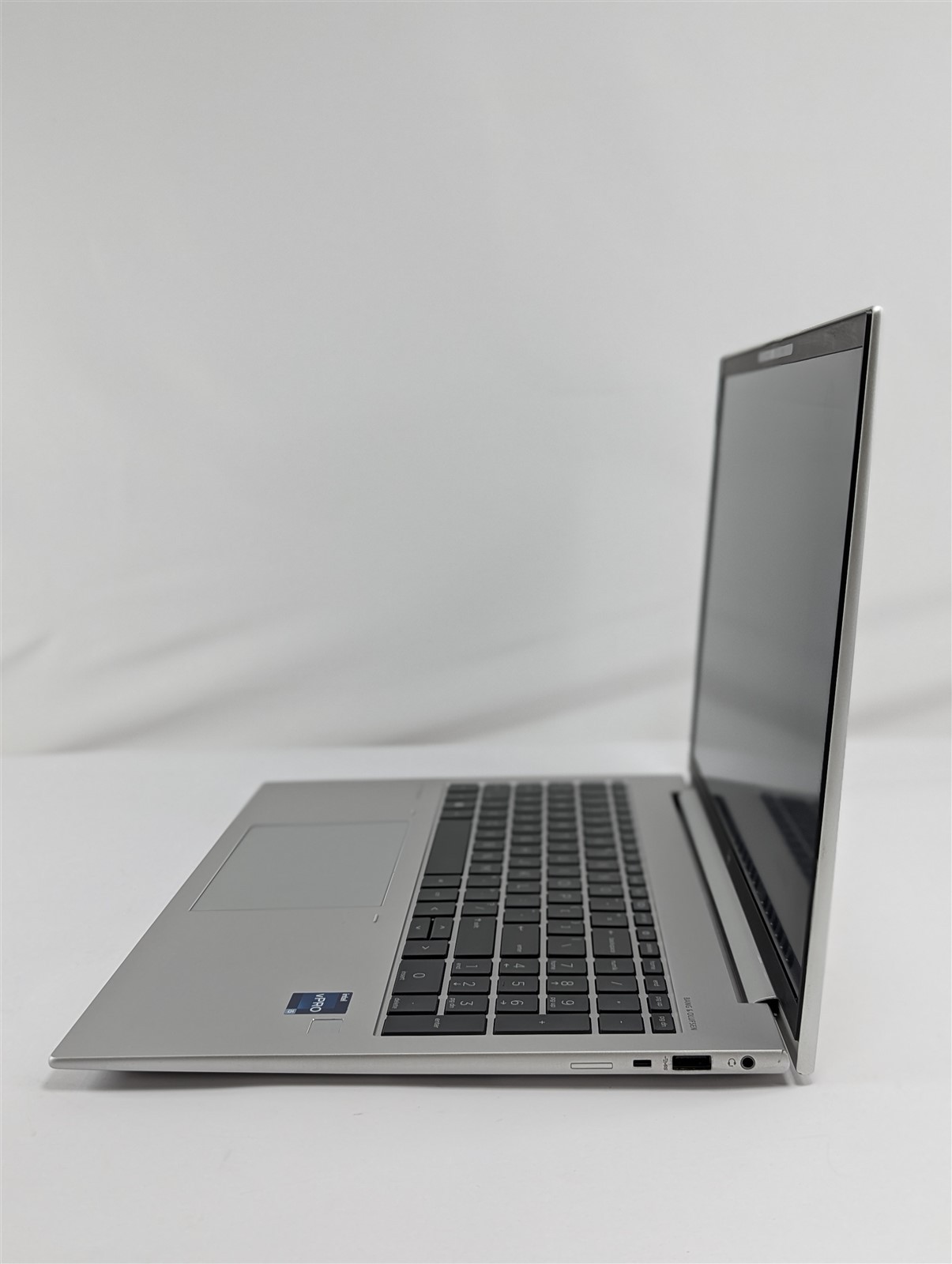 HP EliteBook 860 G9 2022 16” i5-1250P 1.7GHz 16GB RAM 512GB SSD FHD