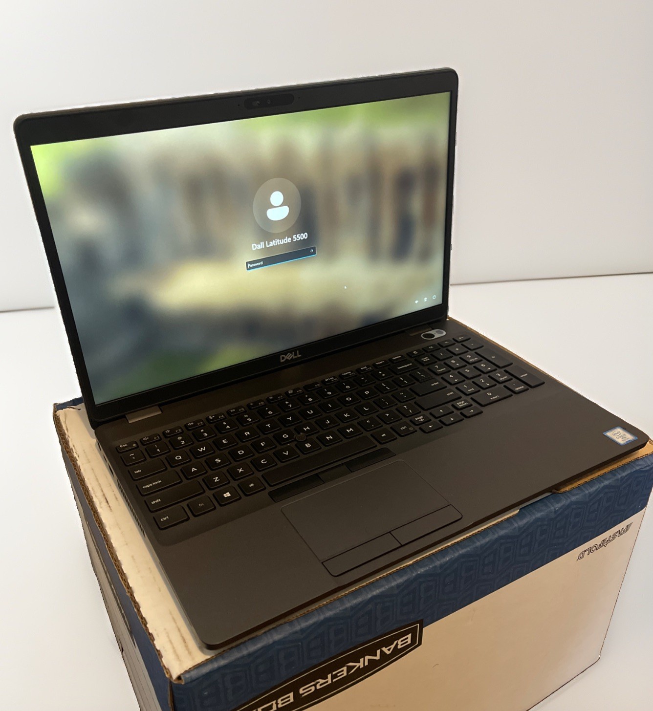 Dell Latitude 5500 i7-8665U 16GB 512GB SSD Win11 Pro FHD Webcam Fingerprint