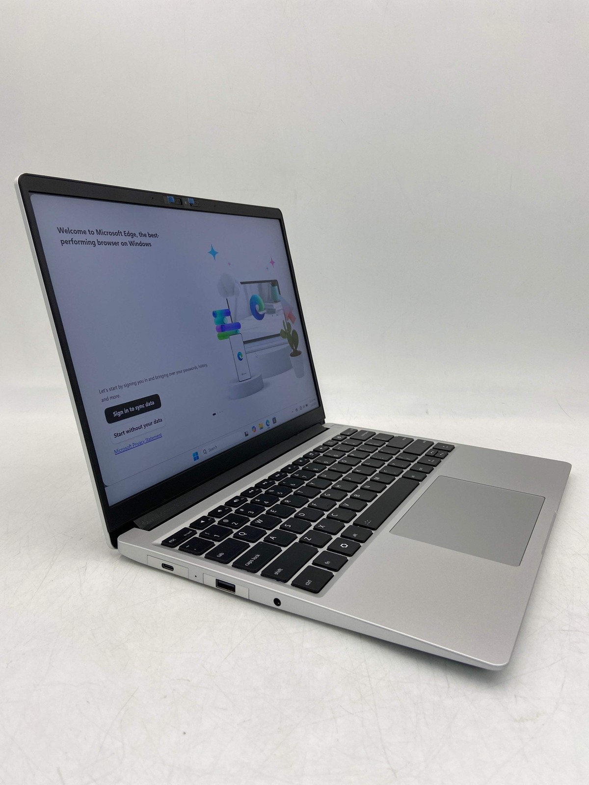 Framework Laptop 13 13″ Ryzen AI 7 350 W/ Radeon 860M 2.0GHz 16GB RAM 932GB AMD