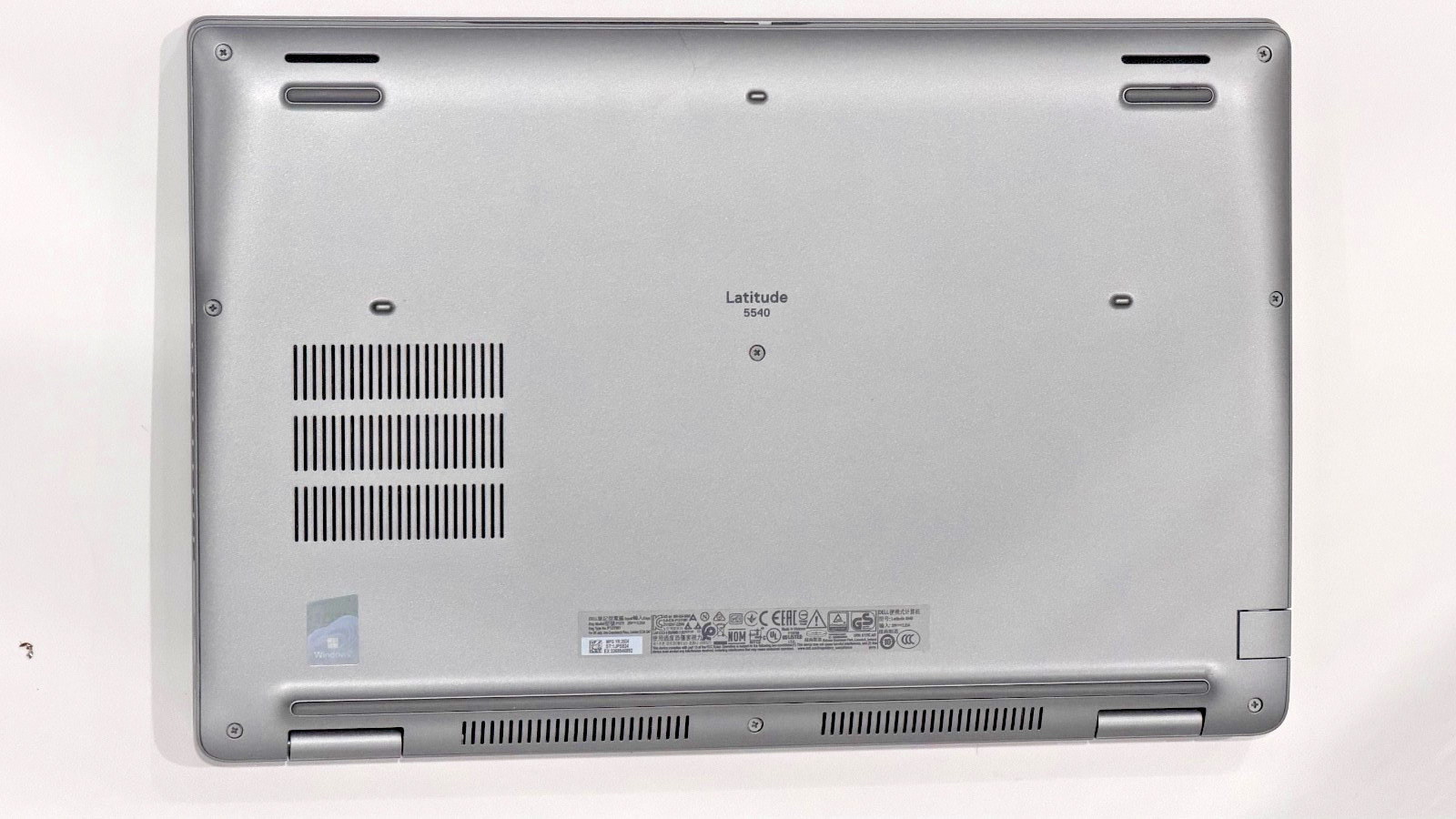 Dell Latitude 5540/15.6″ / i7-1365U / 16GB/512GB/Intel Iris Xe Gpu/Win 11 pro