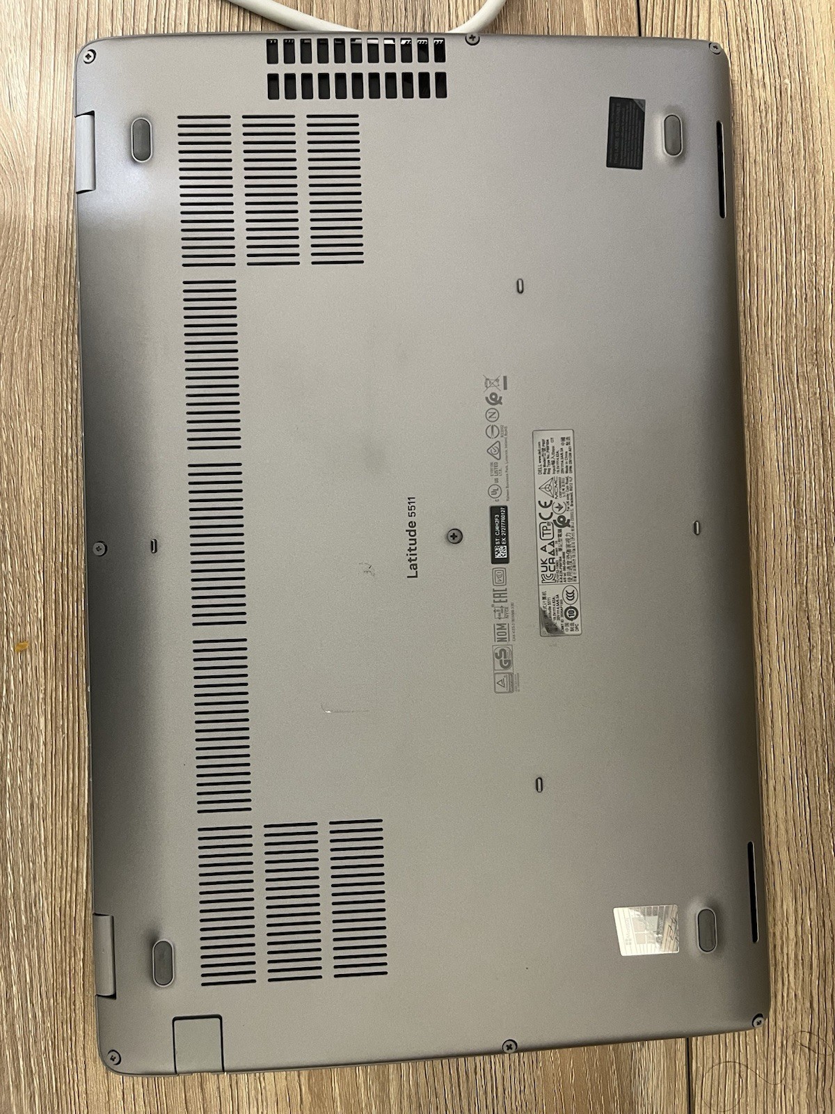 Dell Latitude 5511 15.6″ 2020 i5-10300H 16GB DDR4 256GB SSD Silver Win 10/11 pro