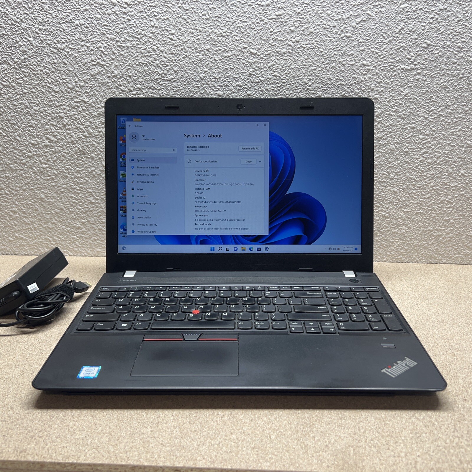 LENOVO THINKPAD E570 15.6″ Intel Core i5-7200U 2.50GHz 8GBRAM -256GBSSD