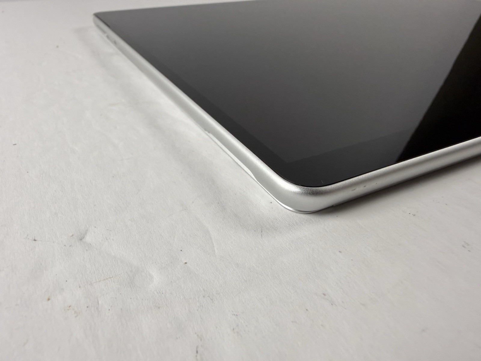 Microsoft Surface Pro 8 (1982) i5-1145G7 – 16GB RAM – 256GB 120Hz – Win 11 Pro