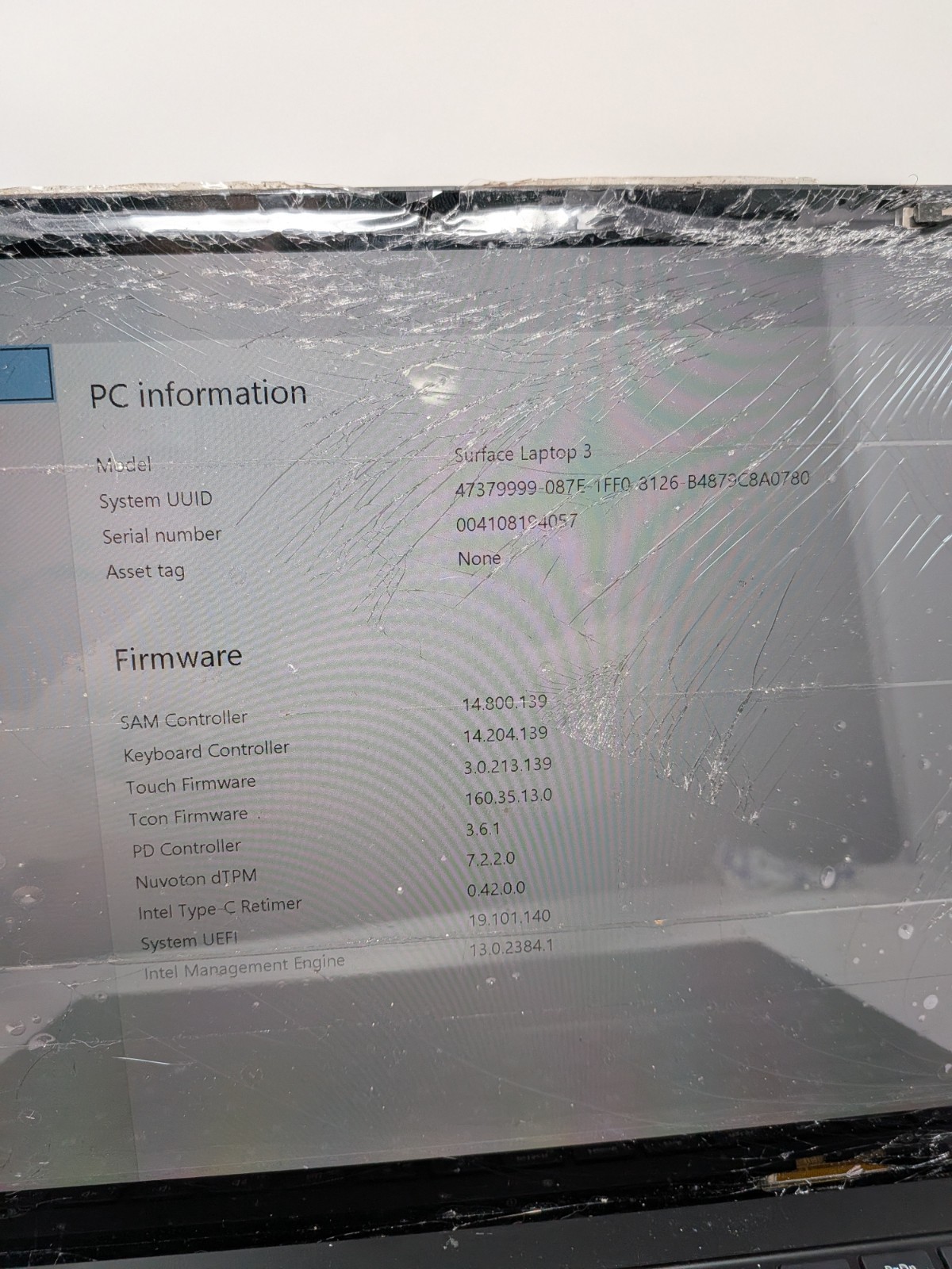 Microsoft Surface Laptop 3 13.5″ i5-1035G7 8GB RAM 256GB SSD Cracked Screen READ