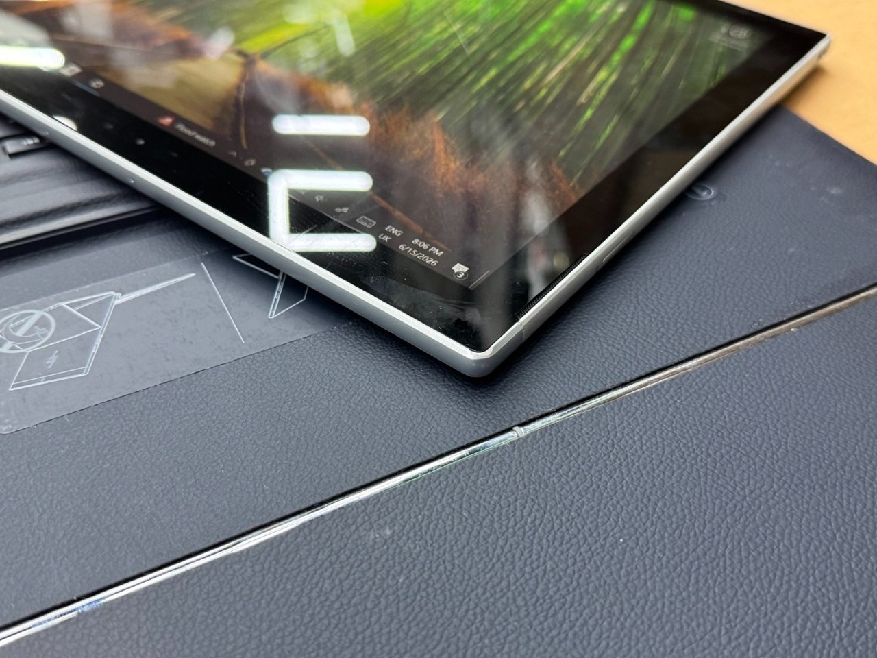 HP Envy x2 12-e0xx Snapdragon 835 4GB 128GB Touch Cracked Fast Shipping