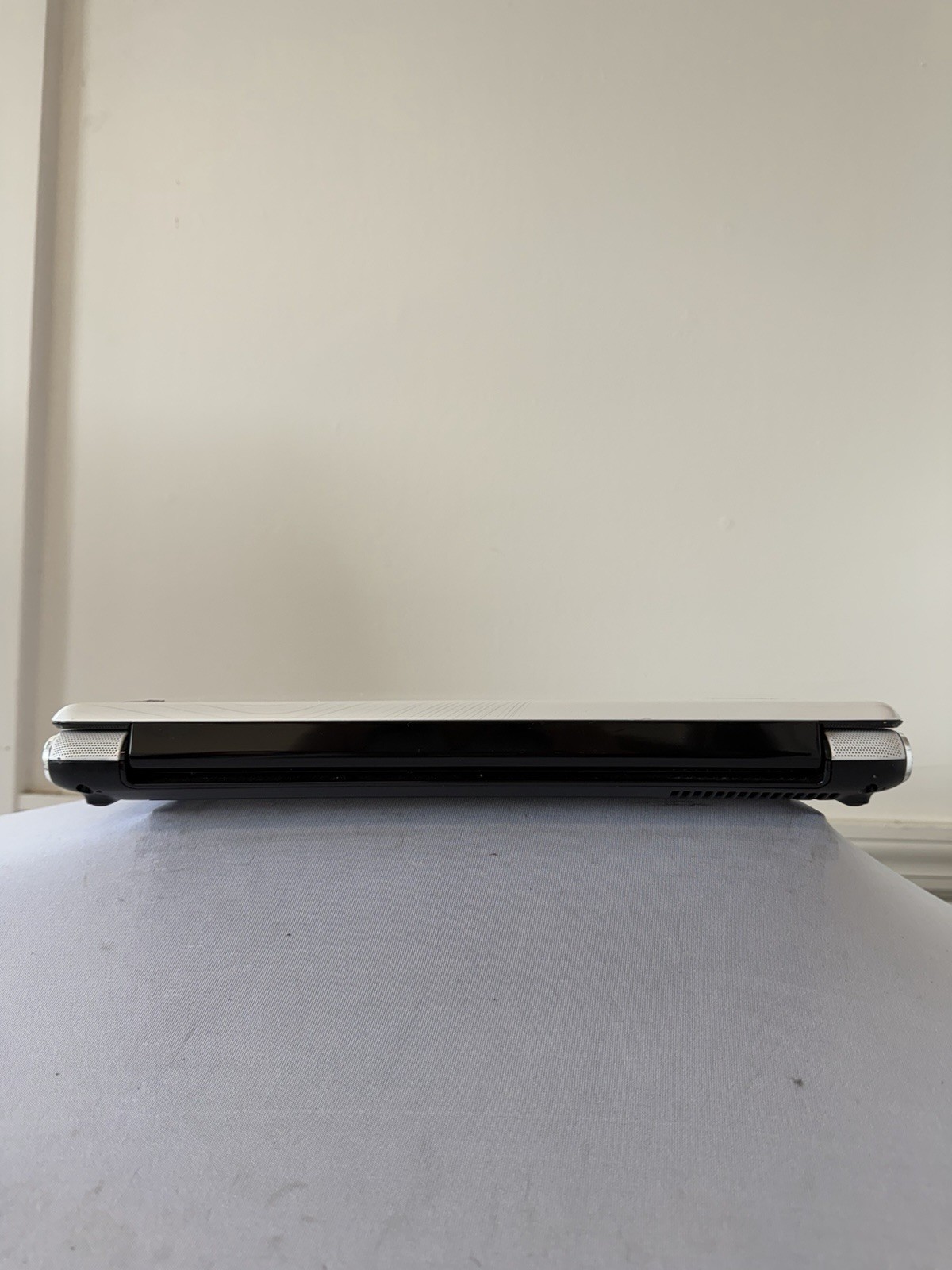 HP Pavillion dv4-2145dx Laptop – Good Screen – RAM 4 GB – Read Des