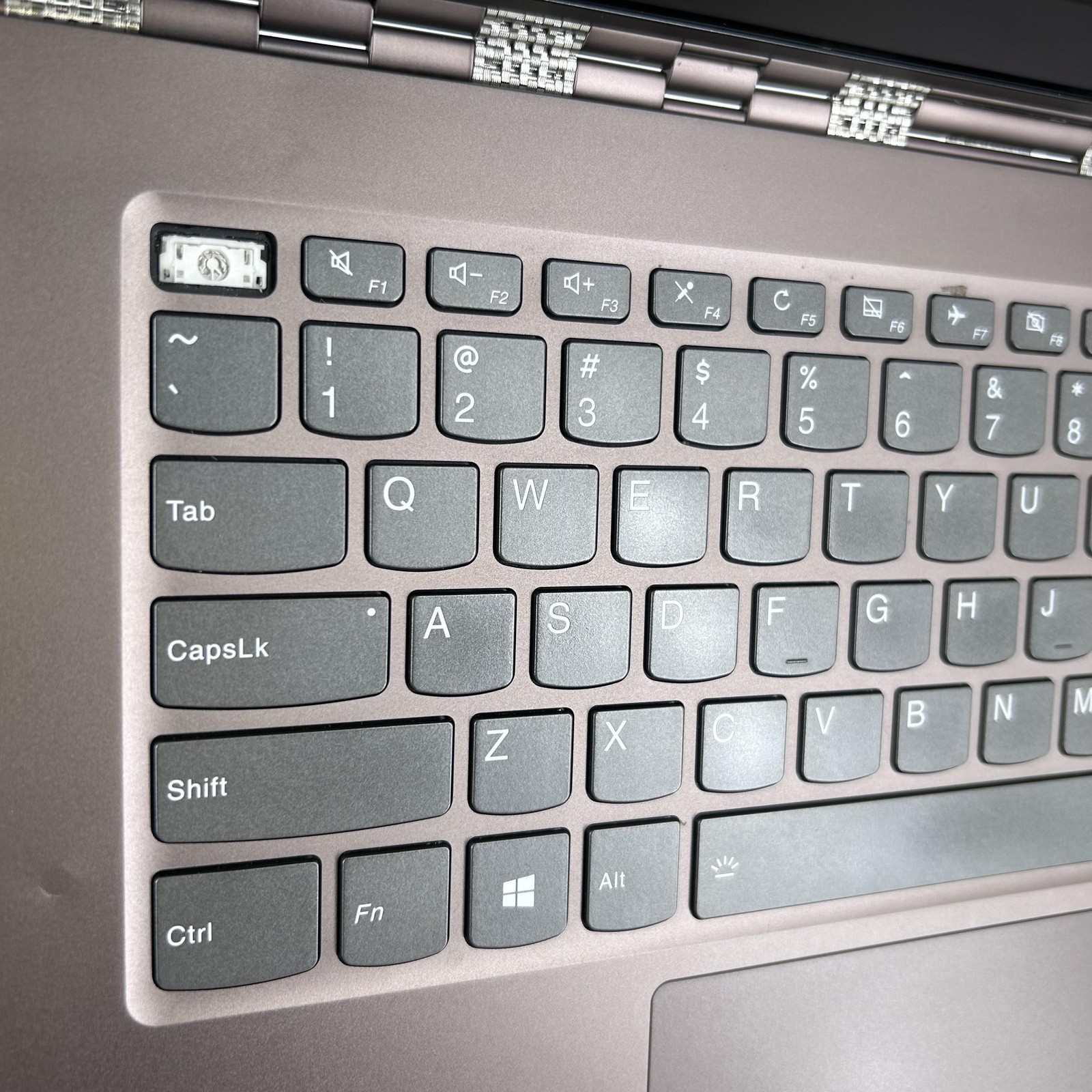 Lenovo Yoga 920 13.9 Bronze FHD i7-8550U 1.80GHz 8GB 256GB SSD – Bad Camera