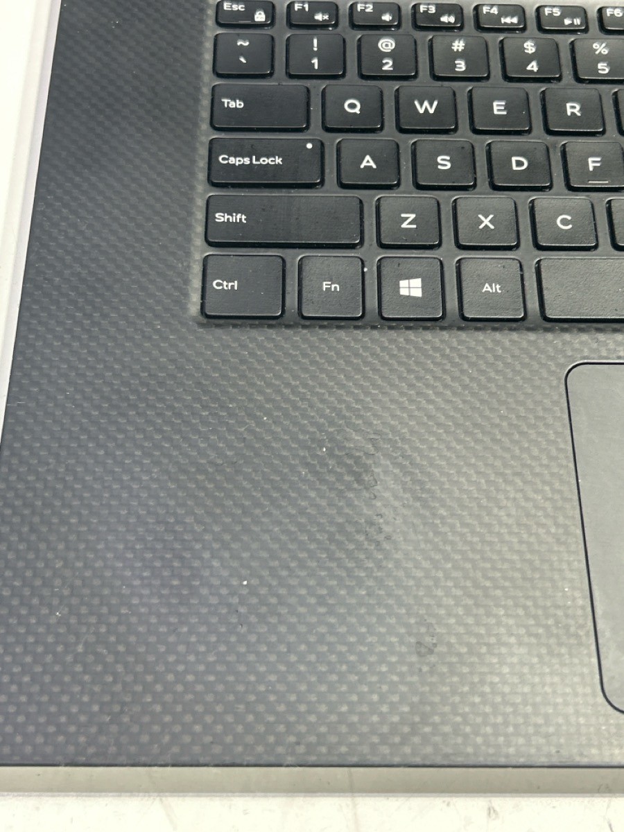 DELL COMPUTER P56F (P11035768)