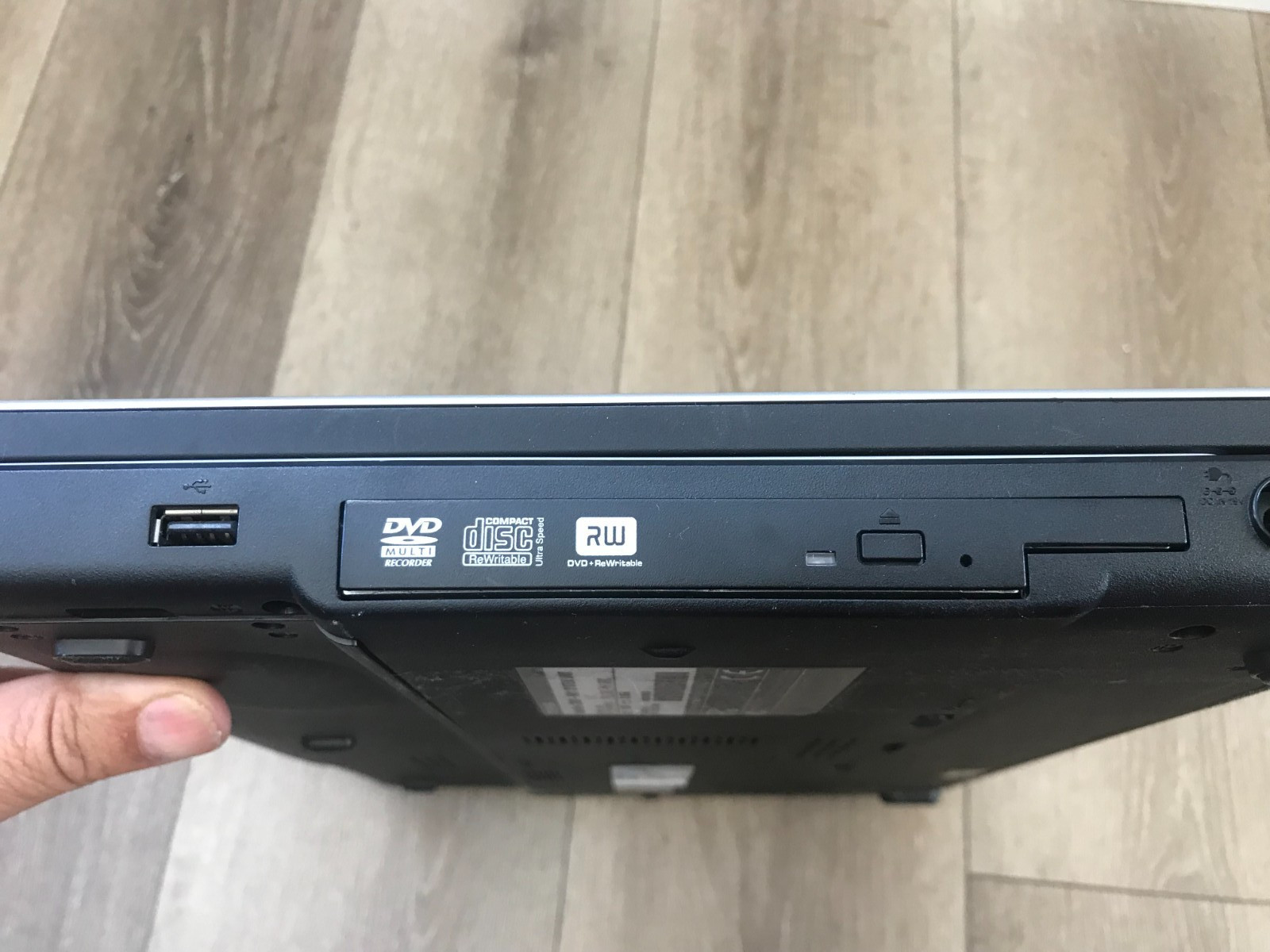 Toshiba Satellite L300D AMD Athlon 64×2 Dual-Core TK-57 1.90GHz 4GB RAM 160GB