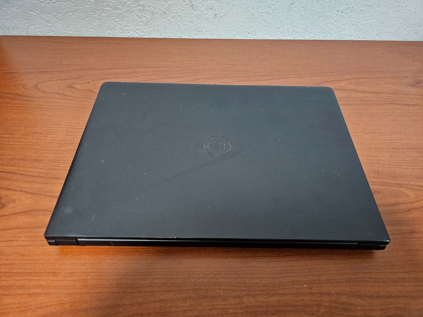 DELL Latitude 3470 Laptop (14″, i3-6100U, 8 GB/No HDD, No OS) – READ!