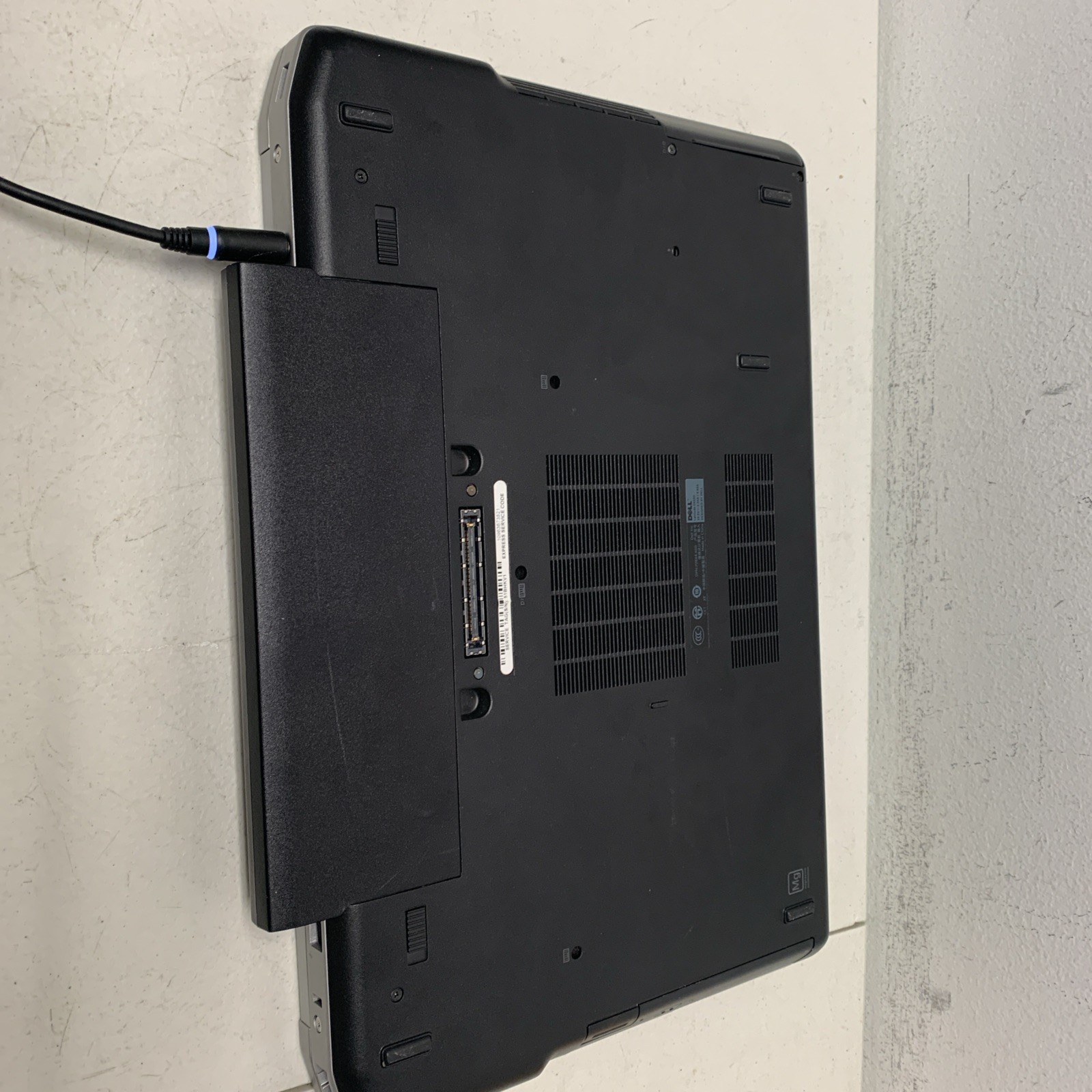 Dell Latitude E6530 i7-3520M @ 2.90GHz 8GB RAM 250gb SSD Wind 10 Educa