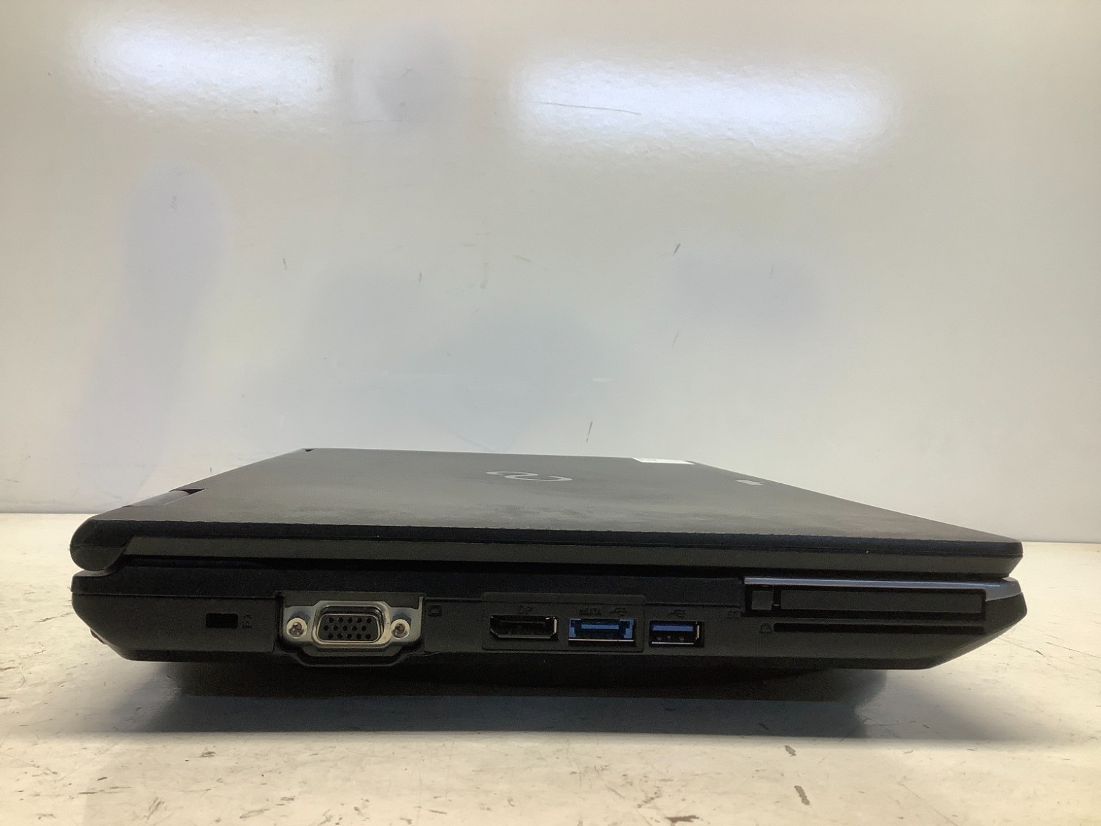 Fujitsu LifeBook E752 Intel i5-3340M 2.7GHz 8 GB NO HDD