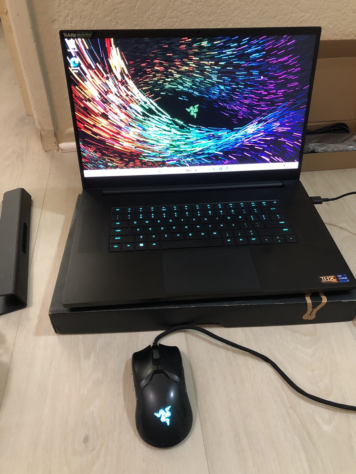 Razer Blade 17 2022 i9-12900H 4K UHD 144Hz 256GB SSD 8GB Ram RTX 3070Ti READ