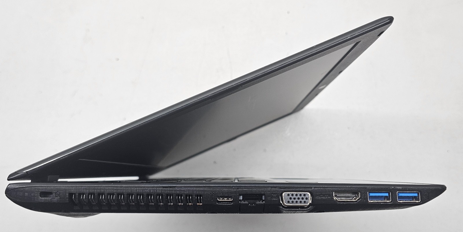 Acer Aspire E 15 E5-575-5493 Laptop Intel Core i5-7200U NO RAM/HD/OS/POWER (FL)