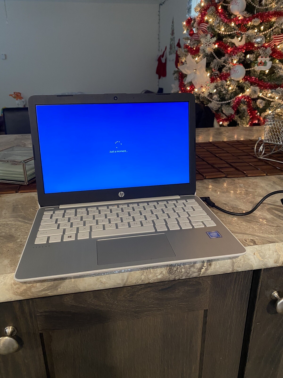HP Stream 11.6 inch (32GB, Intel Celeron N, 1.10GHz, 4GB) Notebook/Laptop -…