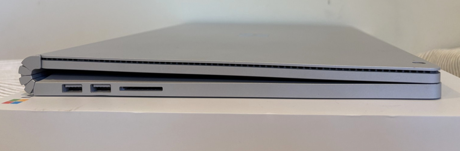 Microsoft Surface Book 3 13.5″ Touchscreen w/ Surface Pen (Intel i7, 256GB SSD)