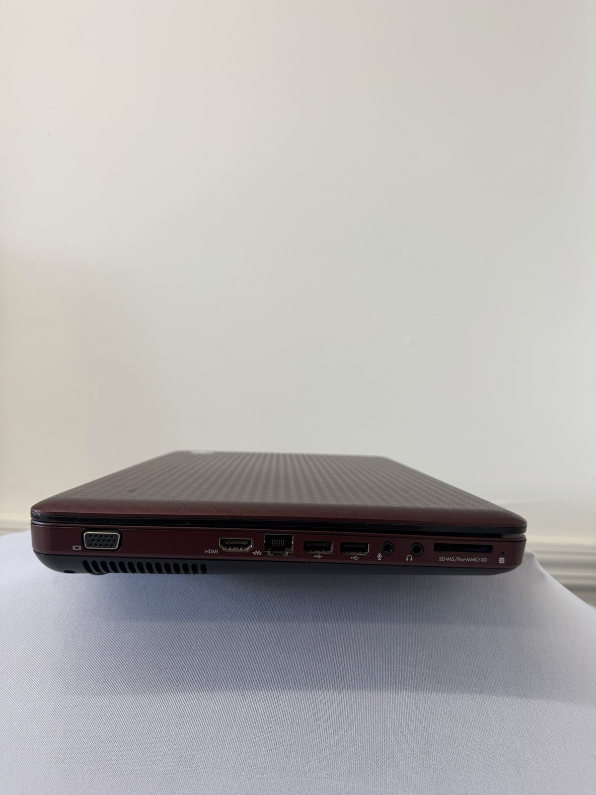 HP Notebook G42 Laptop – Good Screen – Intel Celeron 900 – Read Des