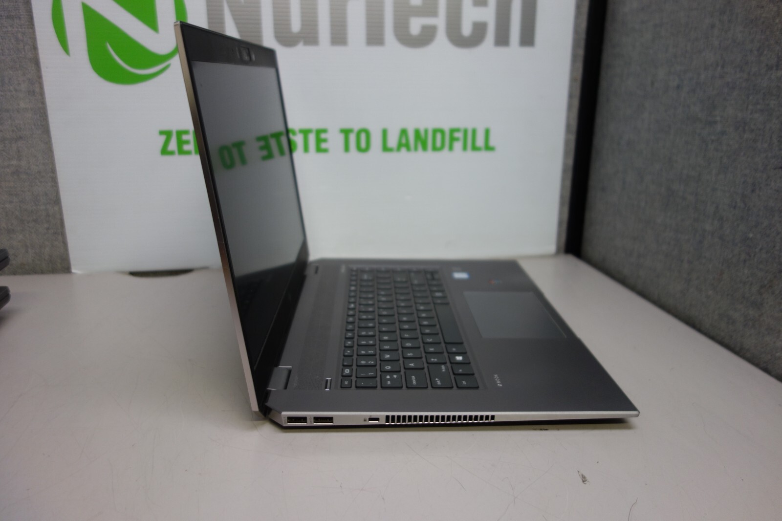 HP ZBook Studio G5 15.6″ i7-8750H 2.2GHz 32GB/512GB m2 SSD UBUNTU Laptop + AC
