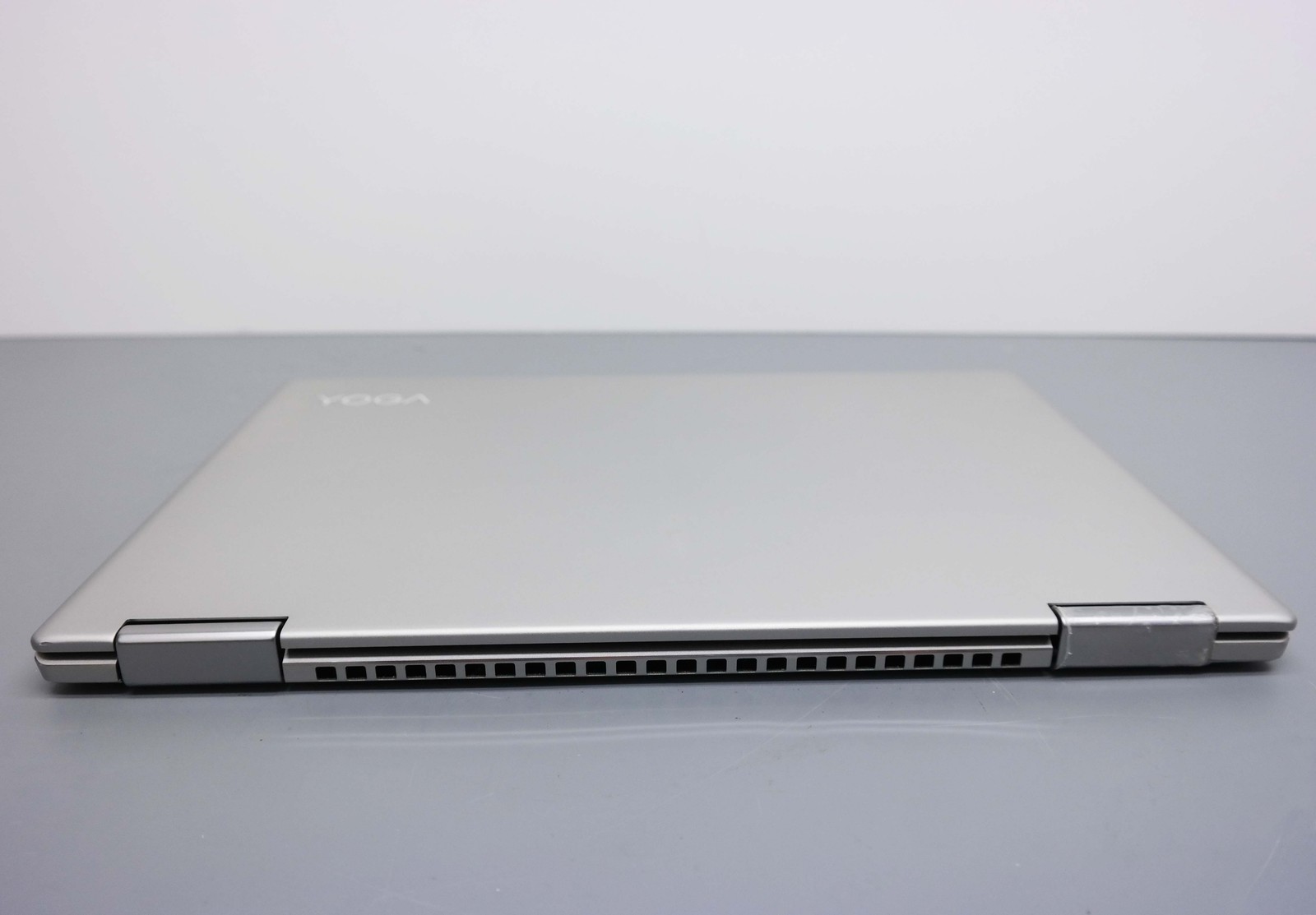 Lenovo Yoga 720 13.3″ Core i5-7200U 8GB 256GB SSD Silver