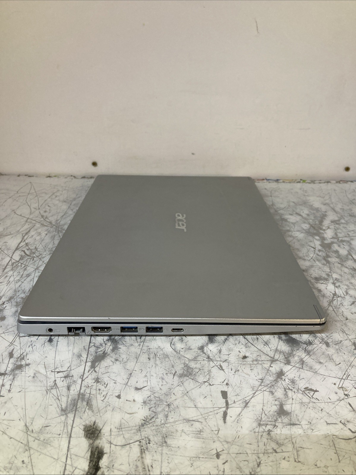 Acer Aspire 5 i5-8265U 1.60GHz no RAM no HDD Boot to BIOS