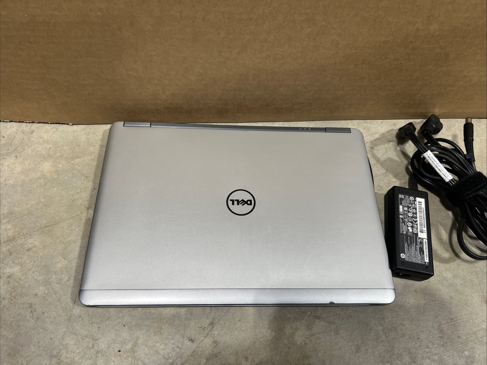 Dell Latitude E7440 i3-4030U@1.90GHz, 8 GB RAM, 14″, No HDD **Turns On