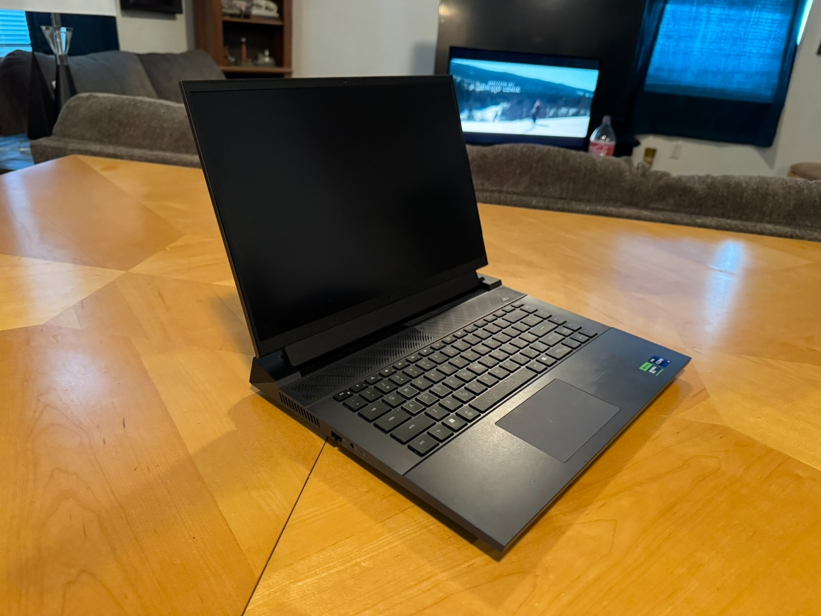 D16 7630 16″ Gaming Laptop i9-13900HX 32GB 1TB NVIDIA RTX 4070 8GB Win 11 Home