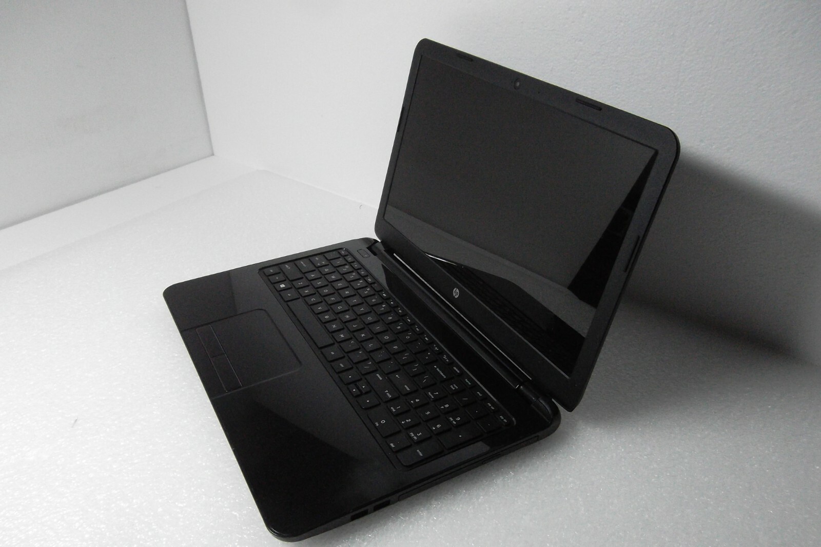 HP 15-r007TX Notebook Core i5-4210U (4th Gen) 15.6″ 8GB Wi-Fi WebCAM G8D31PA#ACJ