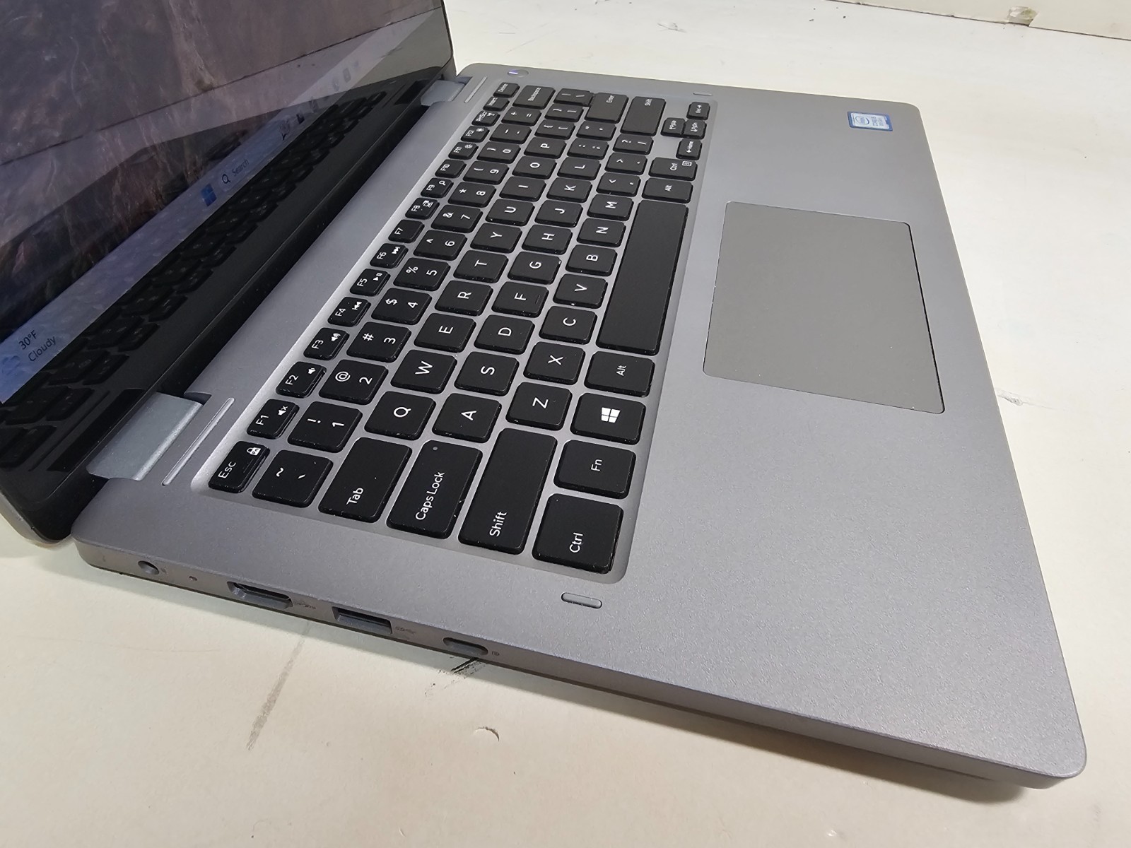 Dell Latitude 3310 2 in 1 Laptop – 1.6 GHz i5 8GB 256GB 13.3″ Touchscreen – SP1