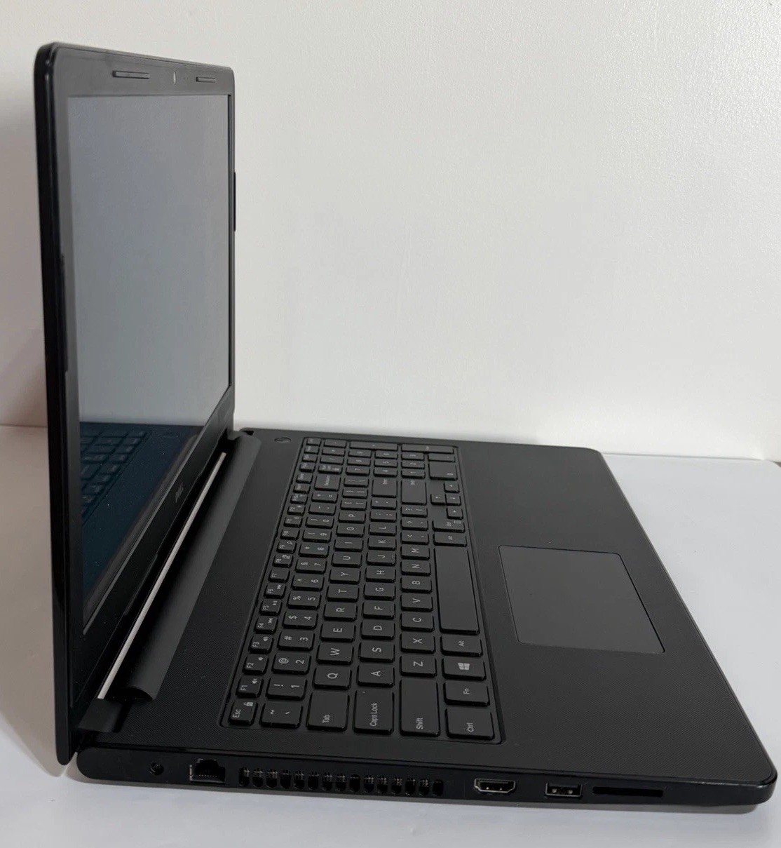 Dell Inspiron 15 3000 Series 15.6″ Intel i3-5015U 4GB RAM 1TB HDD Black