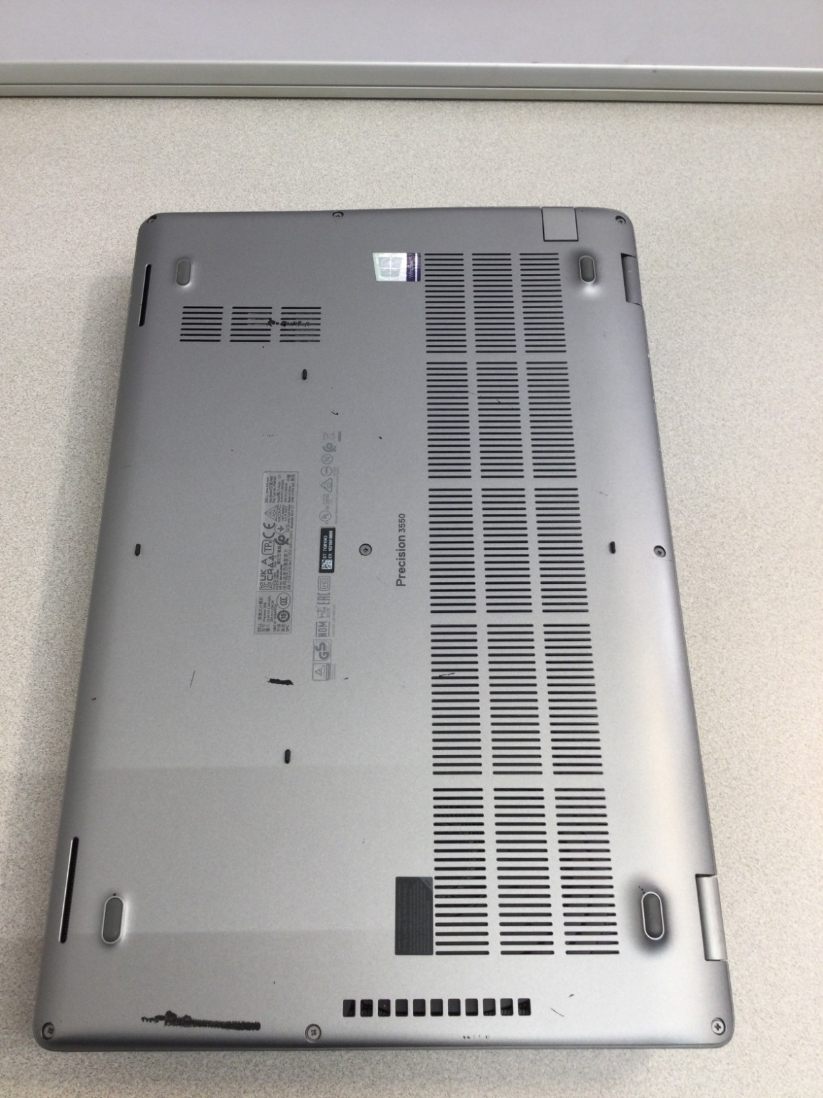 Dell Precision 3550 15.6” 256GB SSD Core i5 10th Gen1.70GHz 12GB RAM WIN 11 PRO