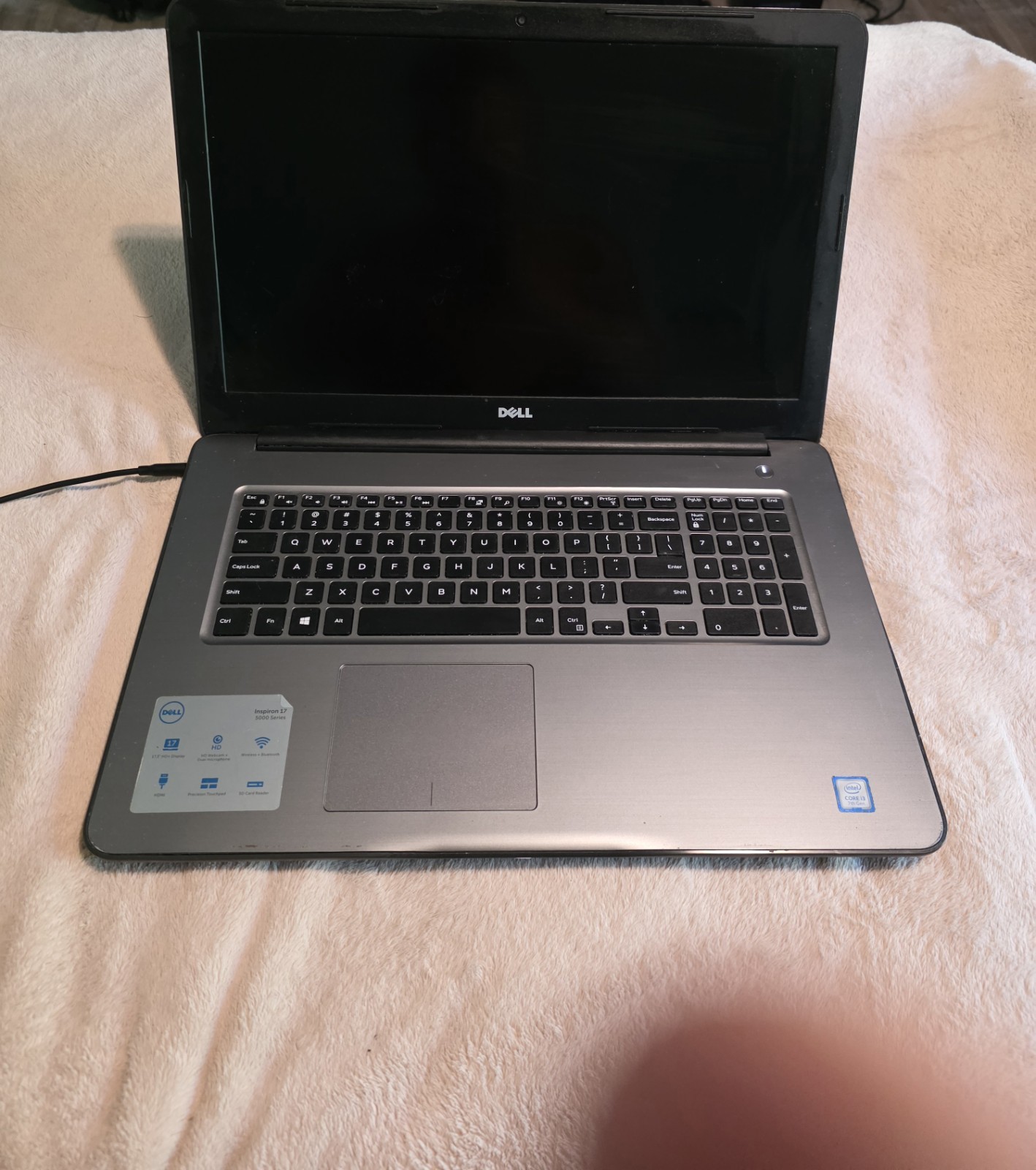 Dell Inspiron 17 5000 Series, i3 7th Gen Intel, 8GB DDR4, P32E001
