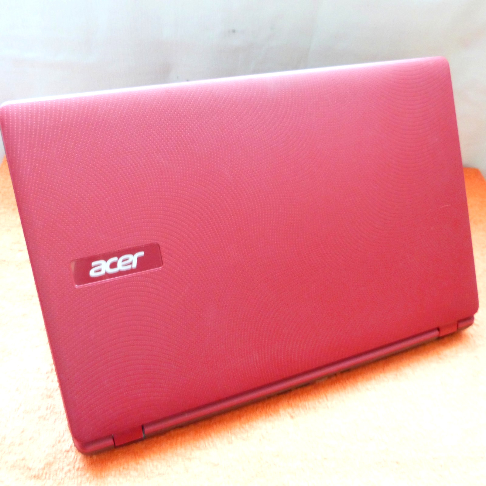 Acer ES1 571 UltraBook 15″ RED DESIGN l 1TB Windows 11 l HDMI USB3 DVDRW