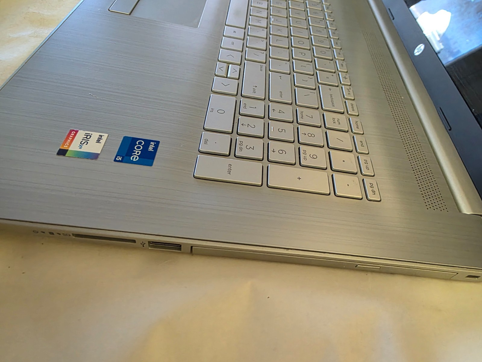 No Power HP 17 17″ Laptop Intel i5 11th or 12th Gen! – No Ram, No HDD, Look