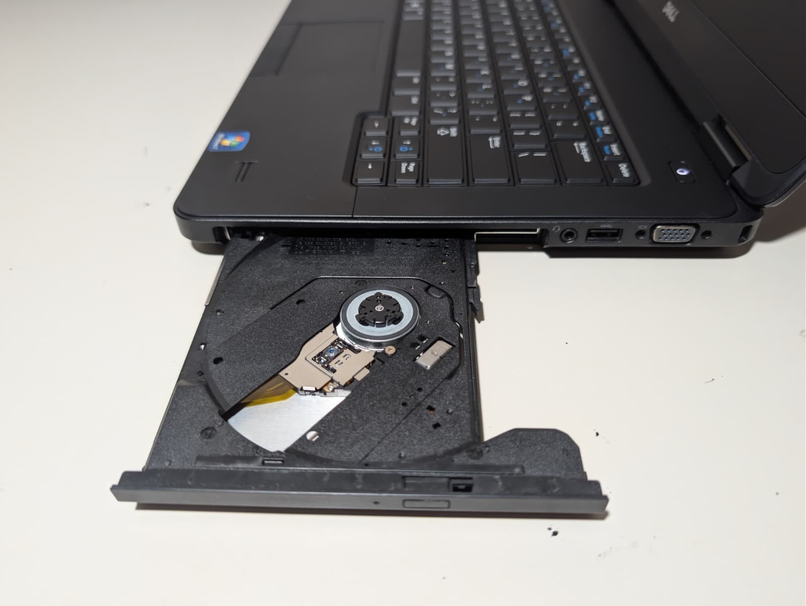 Dell Latitude E5440 | i7 4th 8GB RAM 256GB SSD | DVD+RW NVIDIA 720M Win 11 Pro