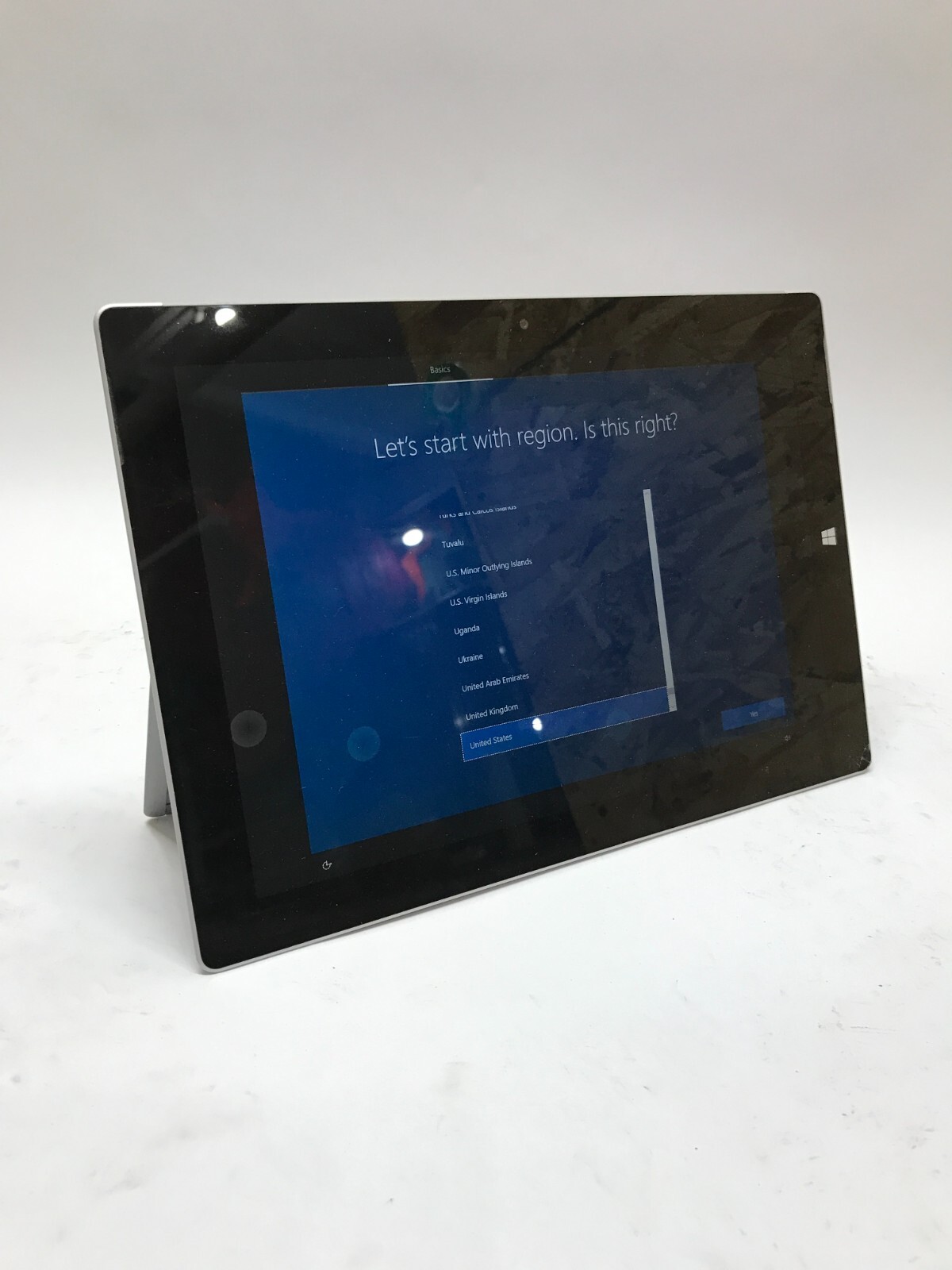 Microsoft Surface 3 1645 10.8″ Intel Atom 4GB RAM 64GB SSD Windows 10 Cracked DW