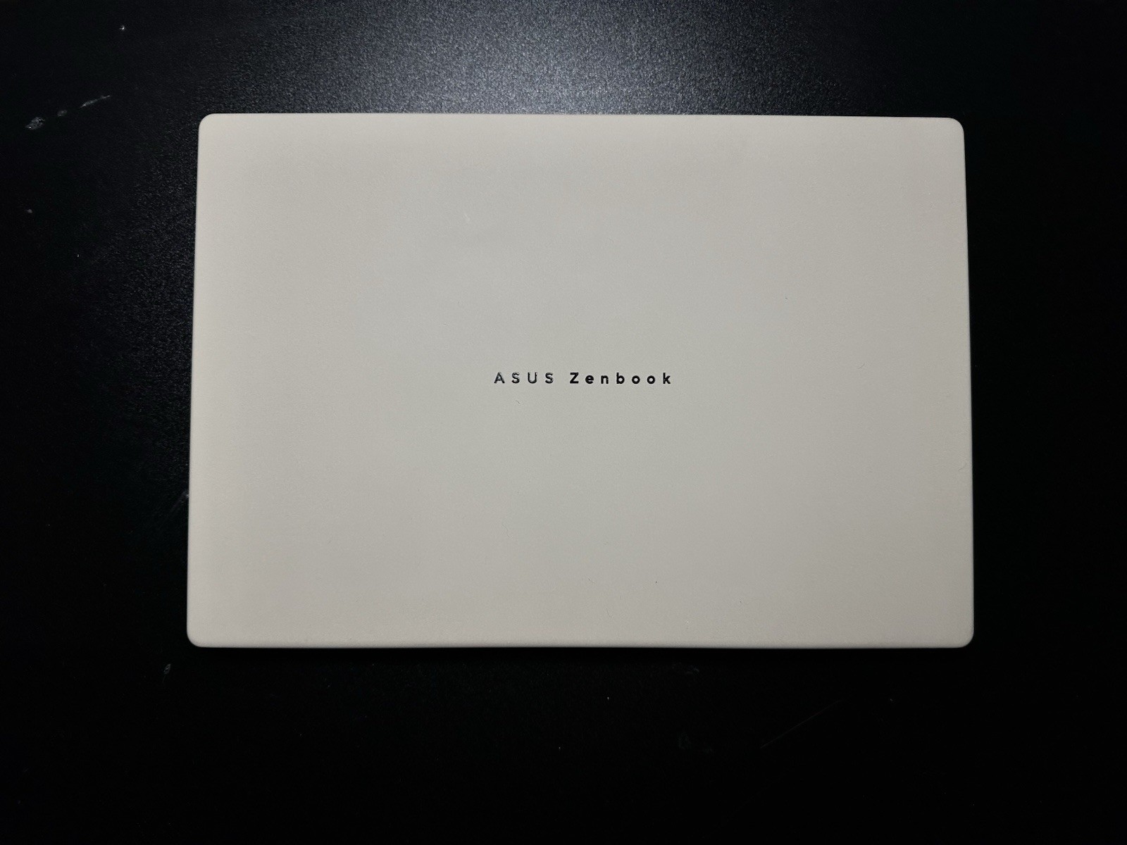 ASUS Zenbook A14 14″ FHD+ OLED Snapdragon X+ 16GB RAM 512GB SSD Windows 11