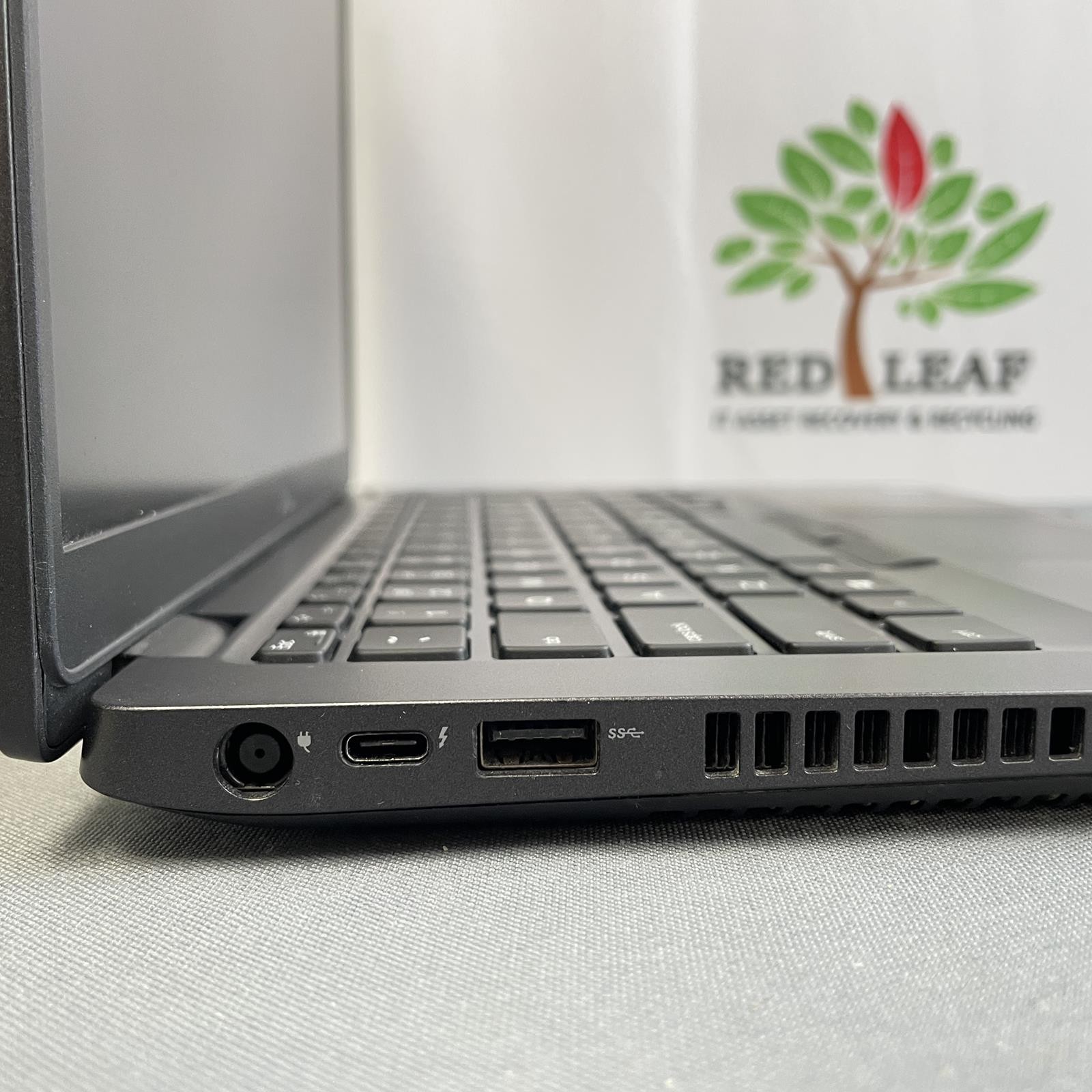 Dell Latitude 5401 14 in FHD, Core i7-9850H, 16GB, 256GB NVMe, MX150 | Grade B/C