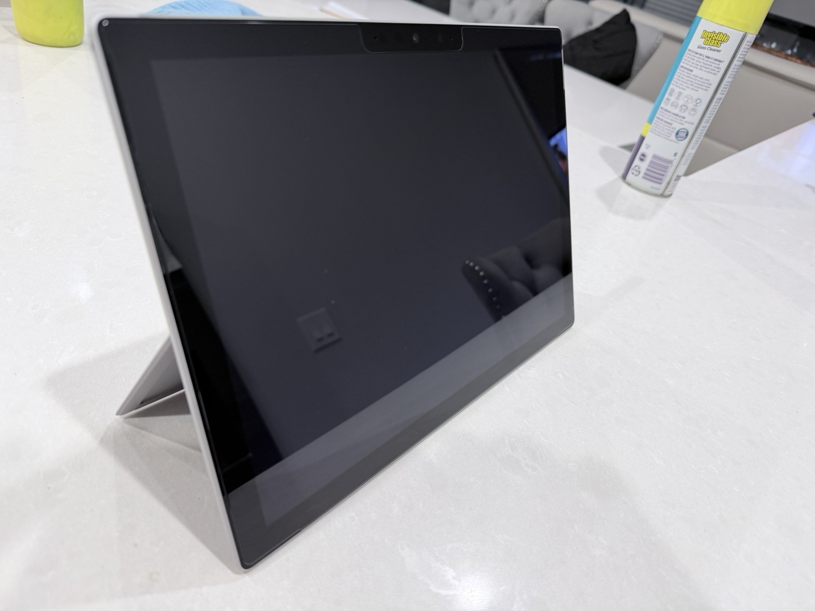 Microsoft Surface Pro 7 16GB 256GB i5-1035G7 Wi-Fi + Cover Keyboard + UAG Case