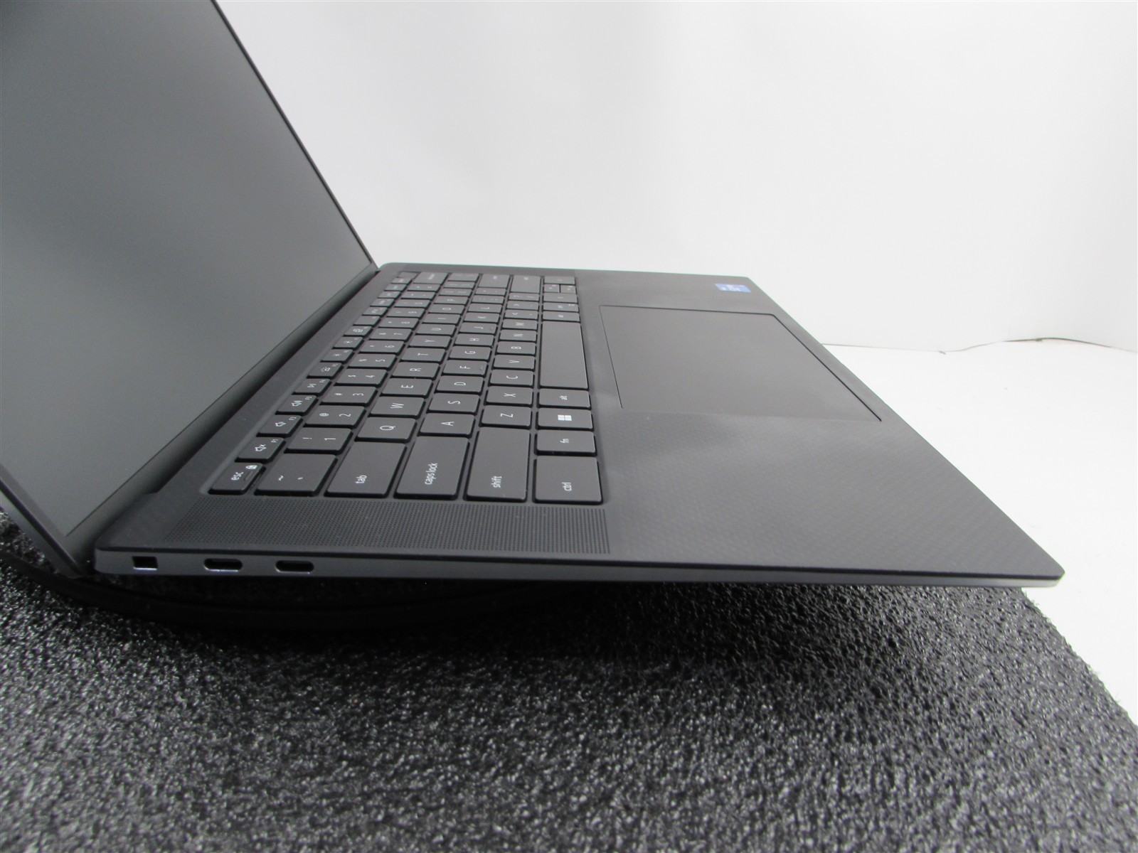 DELL PRECISION 5560 1920X1200 I7-11850H 1TB SSD 32GB RAM RTX A2000 WIN 11 NO BAT