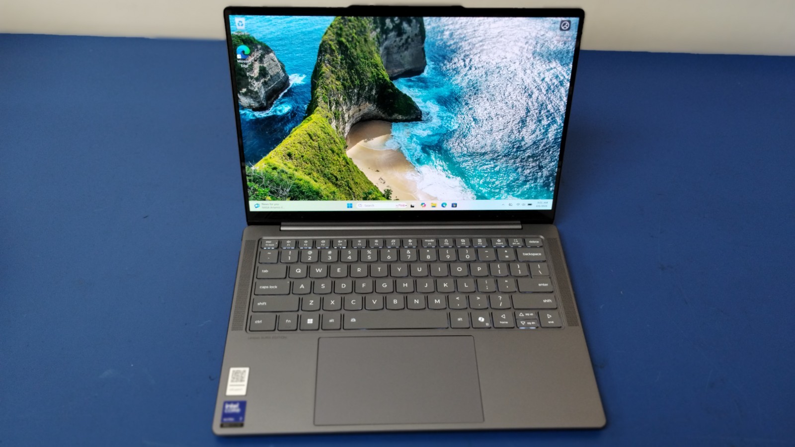 Lenovo Slim 7 14ILL10, Intel Core Ultra 7 258V, 2.20 GHz, 32 GB RAM, 1 TB NVMe