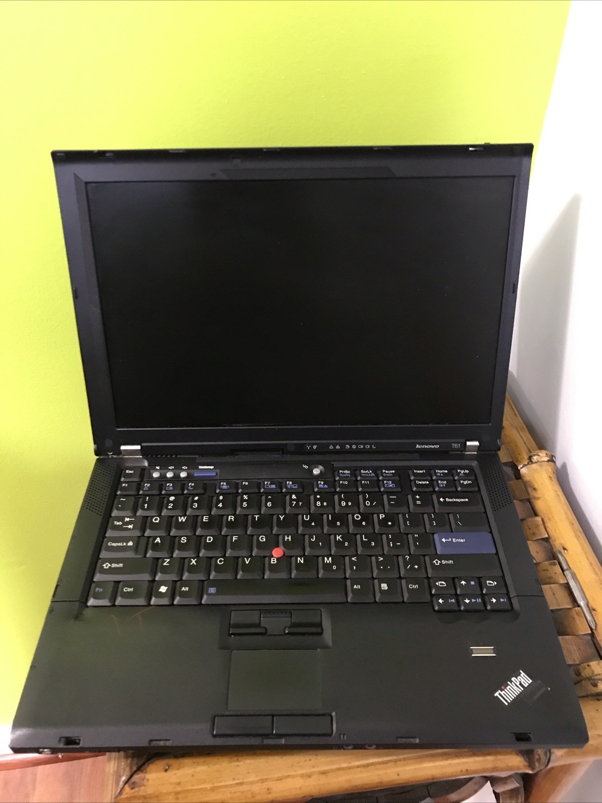 IBM Lenovo ThinkPad T61 14″ LCD T7300 2.00GHz 2GB RAM 112GB HDD Windows 10 PRO