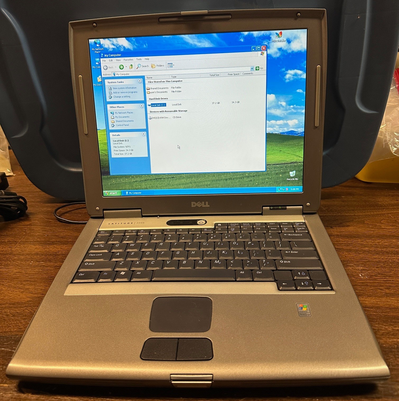 Dell Latitude D505 1.4GHZ 512MB RAM 40GB HDD WINDOWS XP PRO AC ADAPTER CDRW WIFI