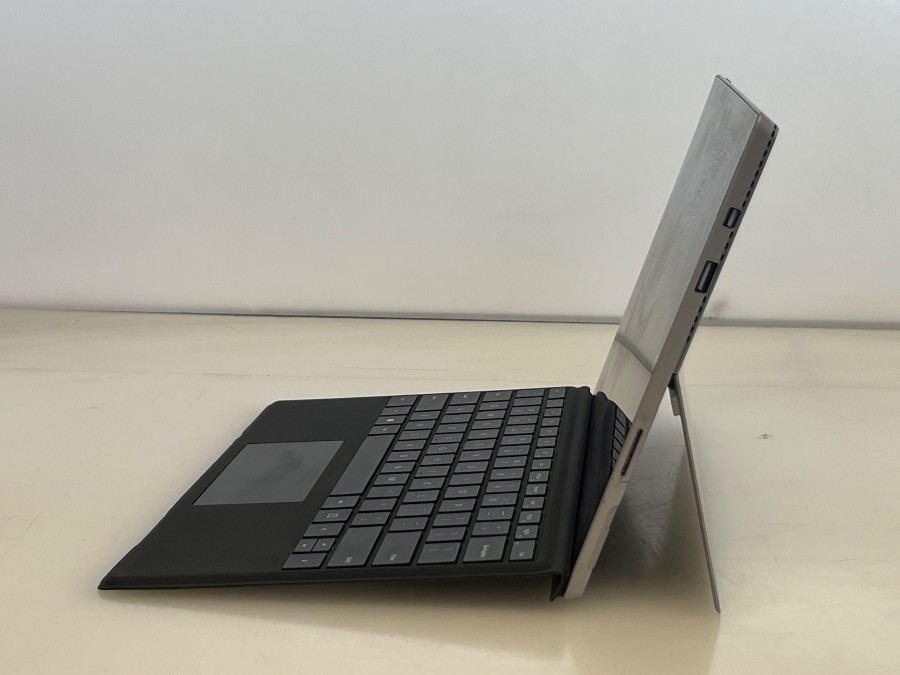 Microsoft Surface Pro 3 1631 i7-4650U@1.70GHz 8GB 512GB SSD W10P w/Charger