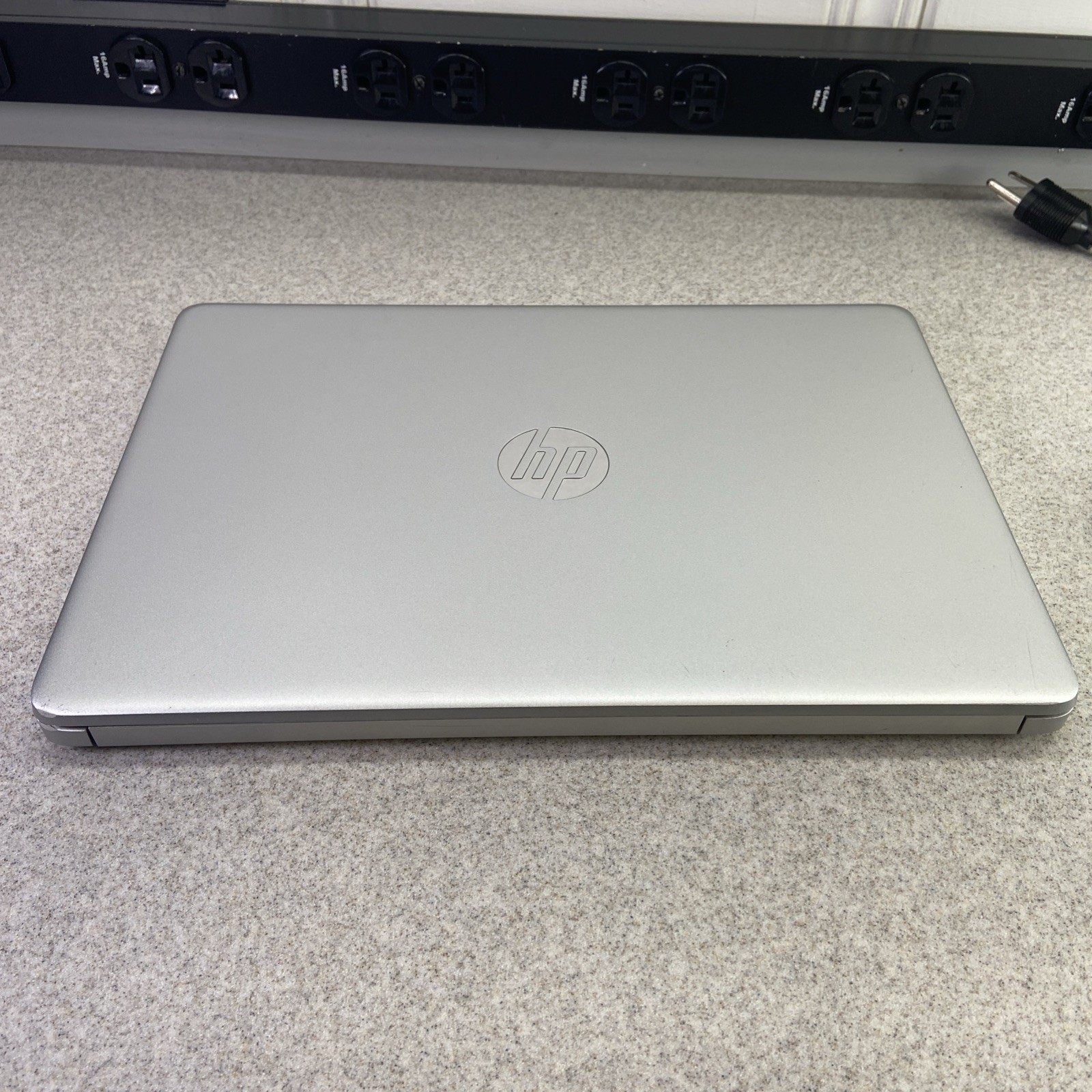 HP 14-fq0110wm HP 14″ FHD AMD Ryzen 3 3250U 2.6GHz AMD Radeon Graphics 4GB RAM
