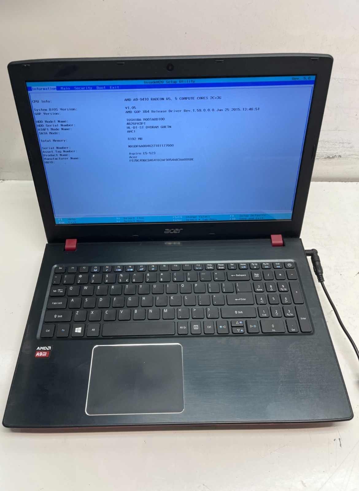 Acer Aspire E5-523 AMD A9-9410 Radeon R5 8GB NO HDD